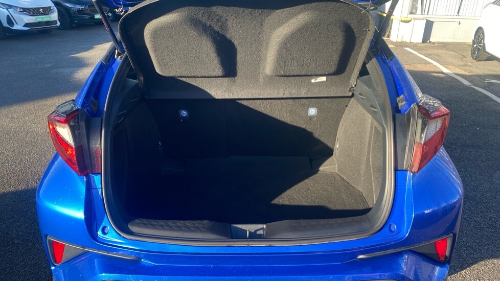 Used Toyota C-HR 2022 for sale - 76872129: Photo 15