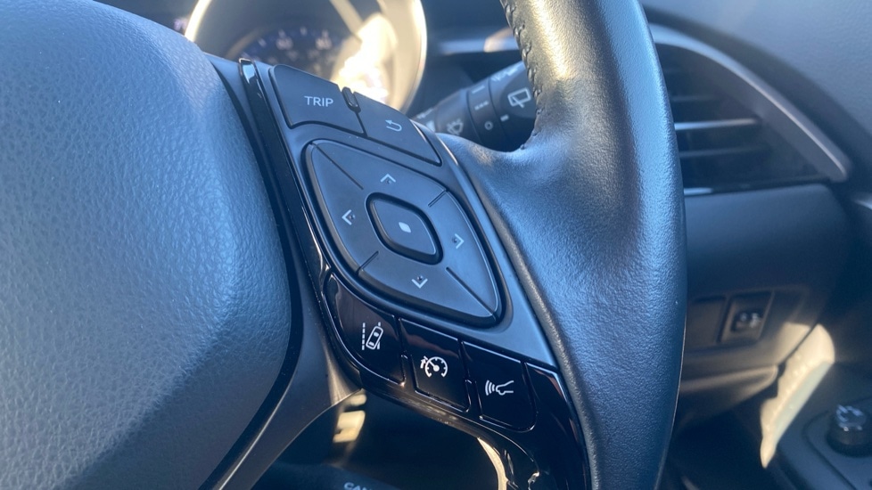 Used Toyota C-HR 2022 for sale - 76872129: Photo 24