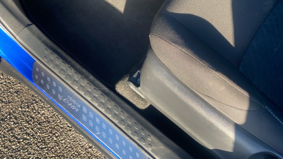 Used Toyota C-HR 2022 for sale - 76872129: Photo 39