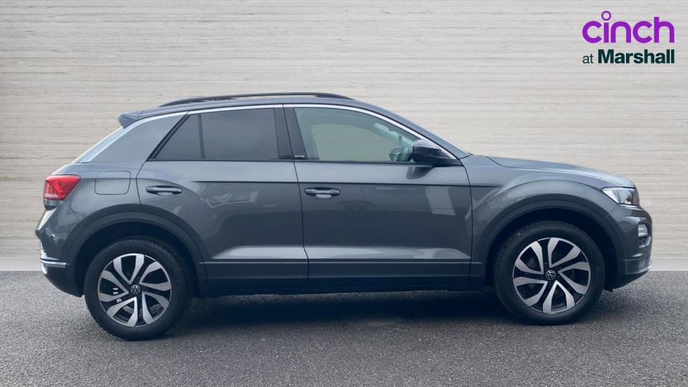Used Volkswagen T-Roc 2021 for sale - 76874143: Photo 2