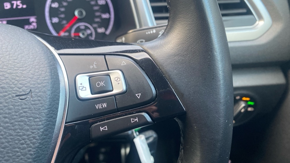 Used Volkswagen T-Roc 2021 for sale - 76874143: Photo 24