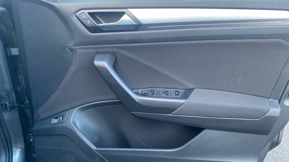 Used Volkswagen T-Roc 2021 for sale - 76874143: Photo 32