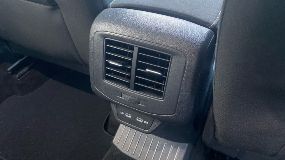 Used Volkswagen T-Roc 2021 for sale - 76874143: Photo 35