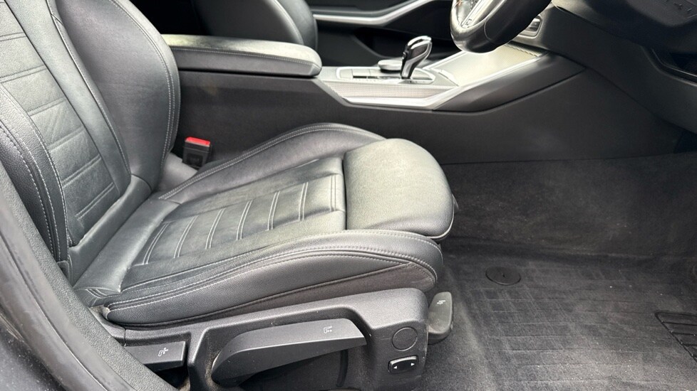 Used BMW 3 Series 2020 for sale - 76874746: Photo 32