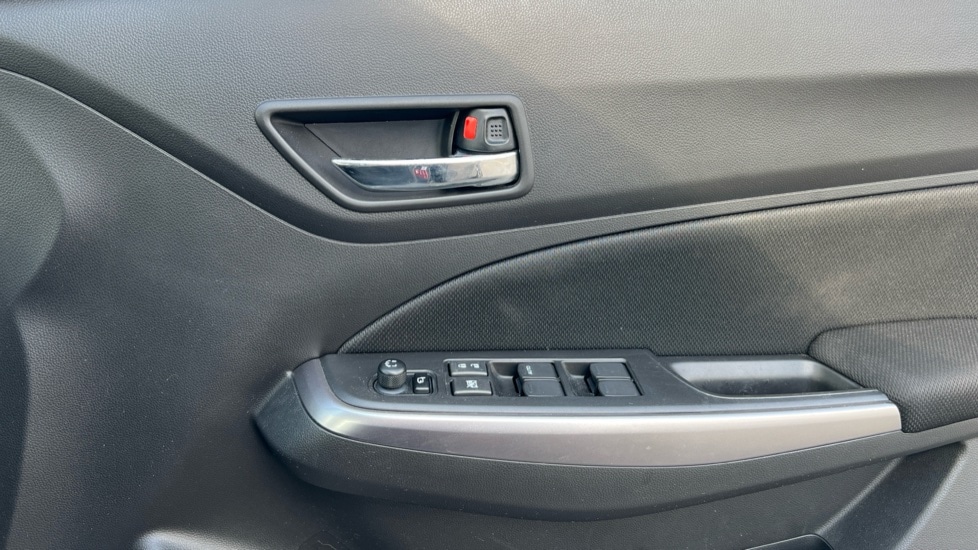 Used Suzuki Swift 2023 for sale - 76869690: Photo 32