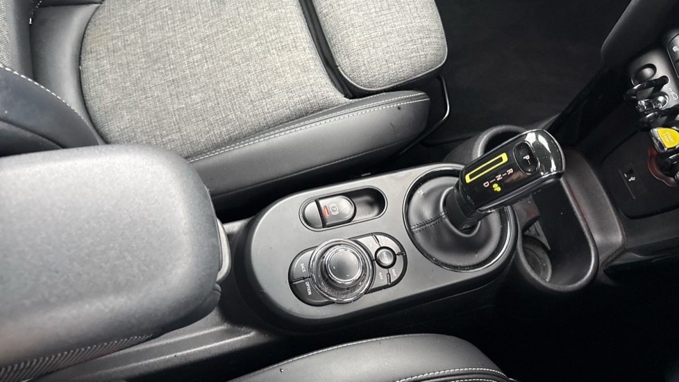 Used MINI Hatch 2021 for sale - 76872420: Photo 28