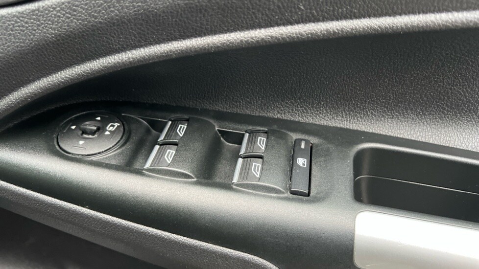 Used Ford Grand Tourneo Connect 2017 for sale - 76871012: Photo 32