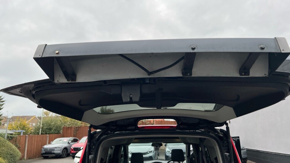 Used Ford Grand Tourneo Connect 2017 for sale - 76871012: Photo 39