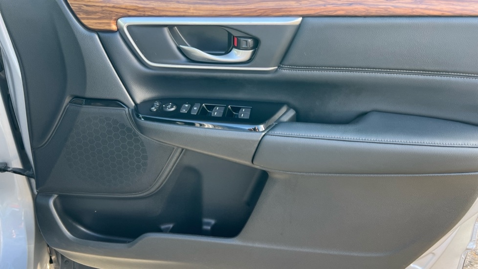 Used Honda CR-V 2018 for sale - 76869279: Photo 29