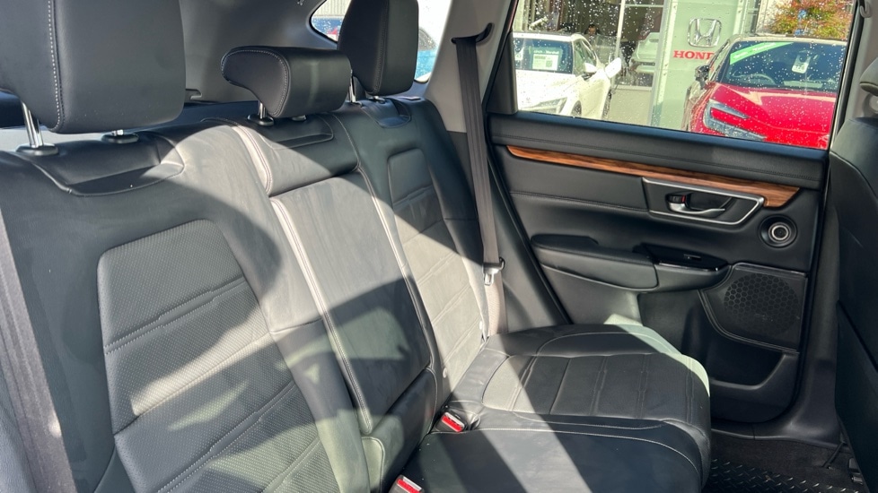 Used Honda CR-V 2018 for sale - 76869279: Photo 8