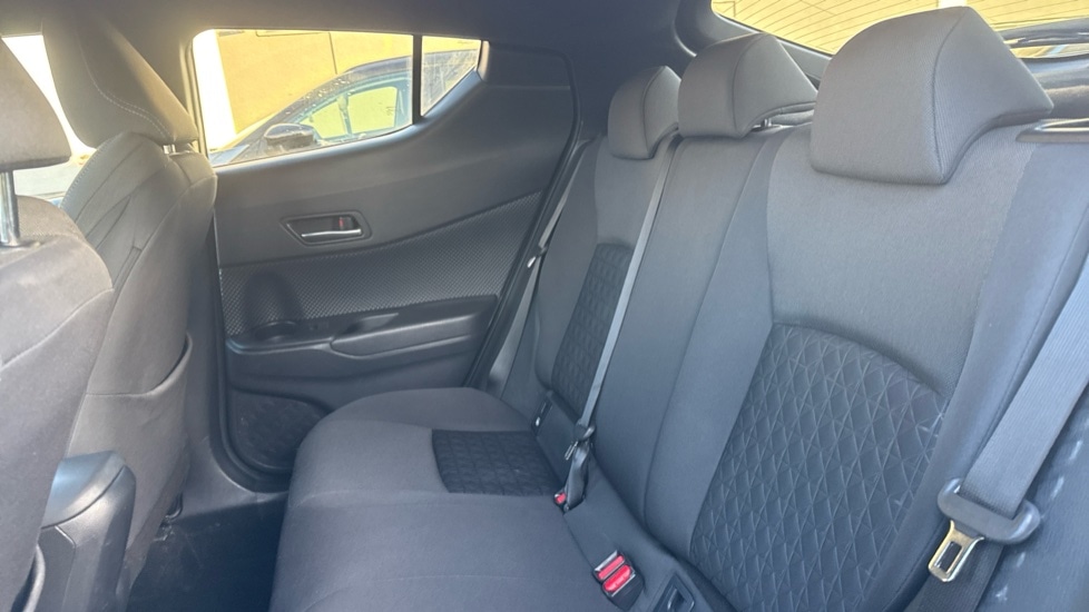 Used Toyota C-HR 2021 for sale - 76872417: Photo 14