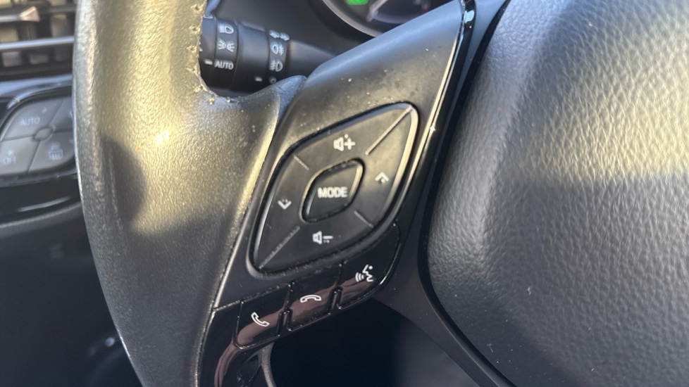 Used Toyota C-HR 2021 for sale - 76872417: Photo 25