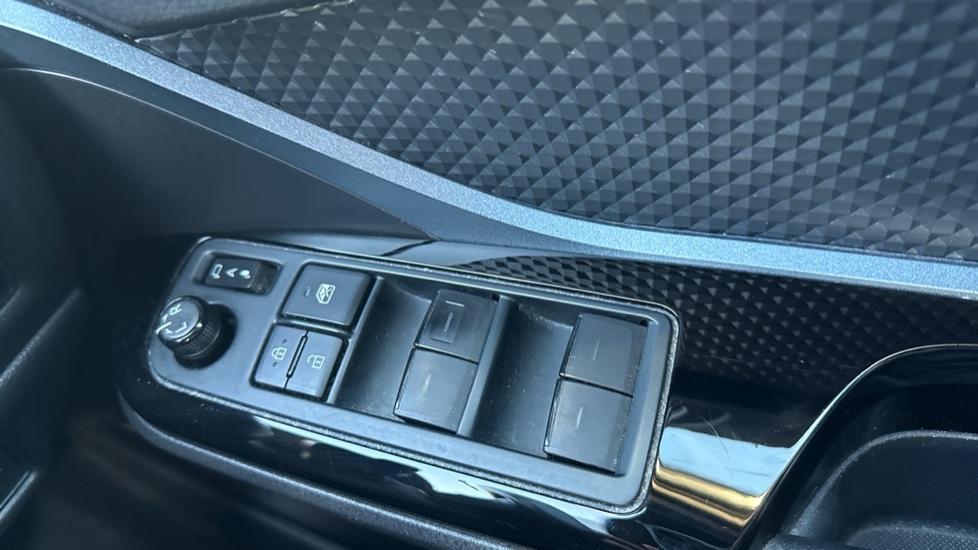 Used Toyota C-HR 2021 for sale - 76872417: Photo 32