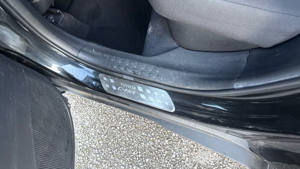 Used Toyota C-HR 2021 for sale - 76872417: Photo 39