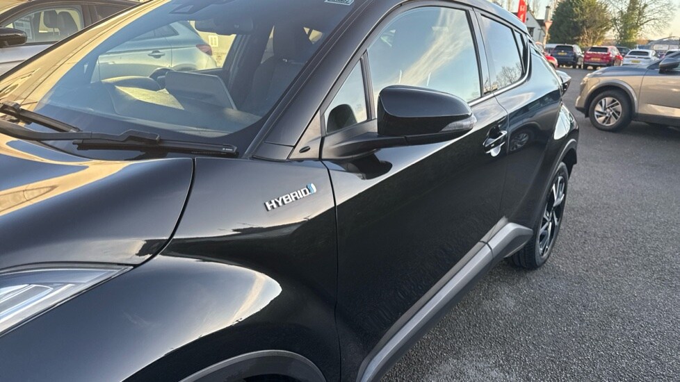 Used Toyota C-HR 2021 for sale - 76872417: Photo 42
