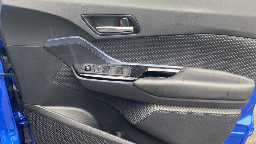 Used Toyota C-HR 2020 for sale - 76873316: Photo 30