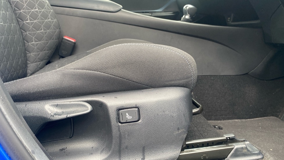 Used Toyota C-HR 2020 for sale - 76873316: Photo 32