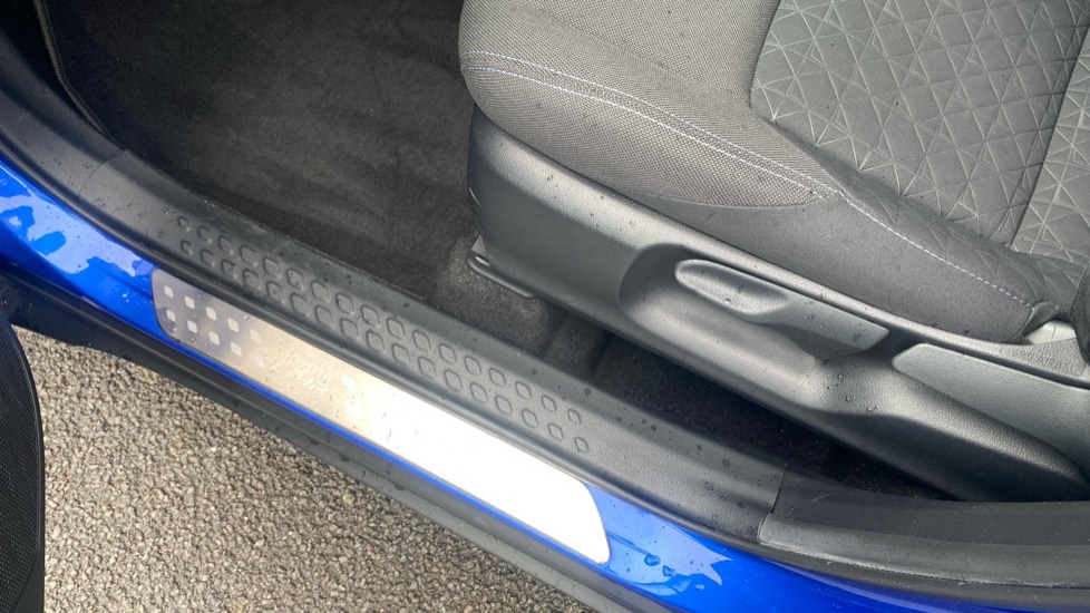 Used Toyota C-HR 2020 for sale - 76873316: Photo 37