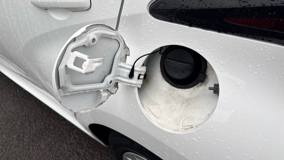 Used Mazda Mazda2 HYBRID 2022 for sale - 76872423: Photo 23