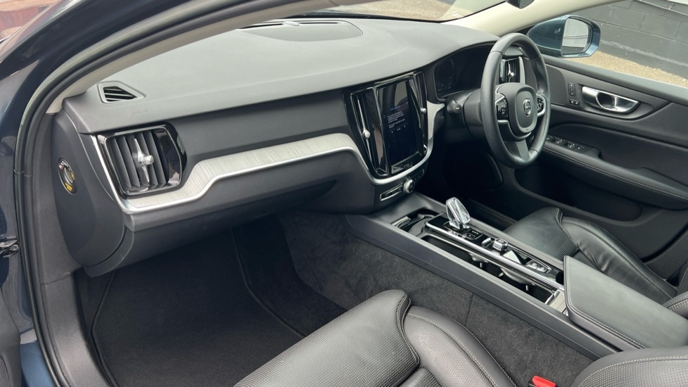 Used Volvo V60 2022 for sale - 76869155: Photo 10