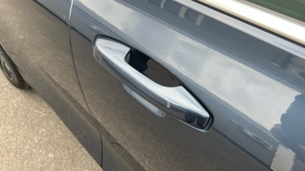 Used Volvo V60 2022 for sale - 76869155: Photo 46