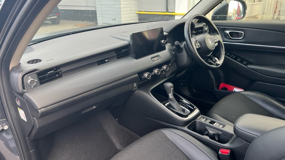 Used Honda HR-V 2022 for sale - 76869980: Photo 2