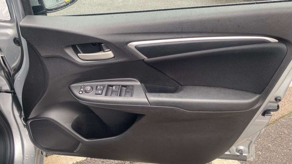 Used Honda Jazz 2015 for sale - 76780092: Photo 30