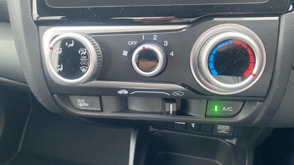 Used Honda Jazz 2015 for sale - 76780092: Photo 34