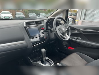 Used Honda Jazz 2017 for sale - 76234085: Photo 2
