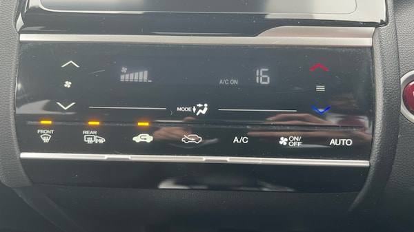 Used Honda Jazz 2017 for sale - 76234085: Photo 33