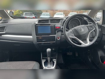 Used Honda Jazz 2017 for sale - 76234085: Photo 4