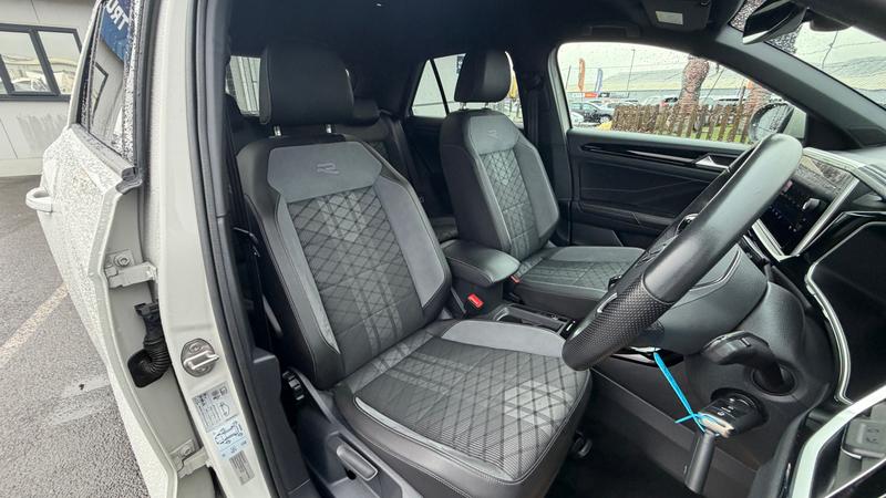 Used Volkswagen T-Roc 2023 for sale - 77274936: Photo 11