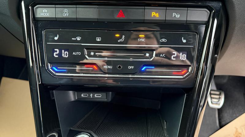 Used Volkswagen T-Roc 2023 for sale - 77274936: Photo 21