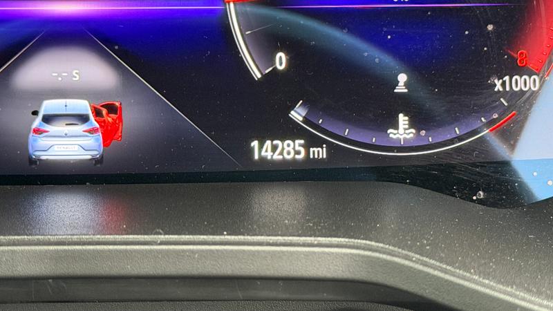 Used Renault Clio 2023 for sale - 76710204: Photo 18