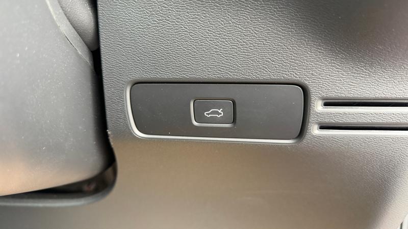 Used Volvo XC40 2023 for sale - 78206130: Photo 17