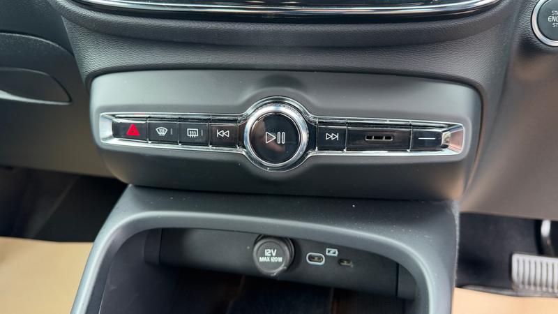 Used Volvo XC40 2023 for sale - 78206130: Photo 27