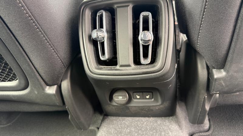 Used Volvo XC40 2023 for sale - 78206130: Photo 32