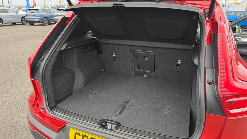 Used Volvo XC40 2023 for sale - 78206130: Photo 33