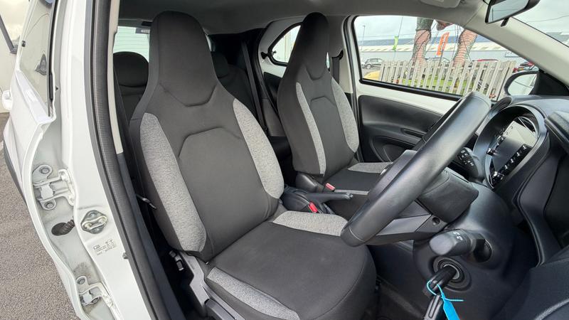 Used Toyota Aygo X 2022 for sale - 76184397: Photo 11
