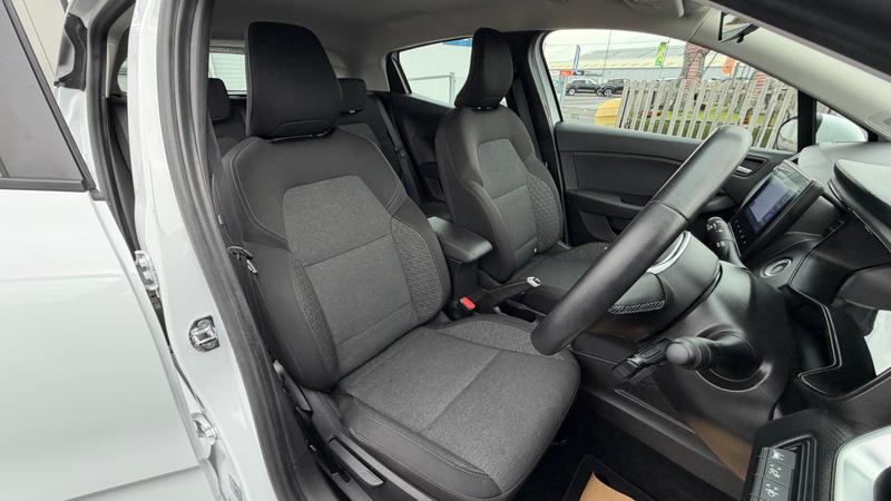 Used Renault Clio 2022 for sale - 76494533: Photo 11