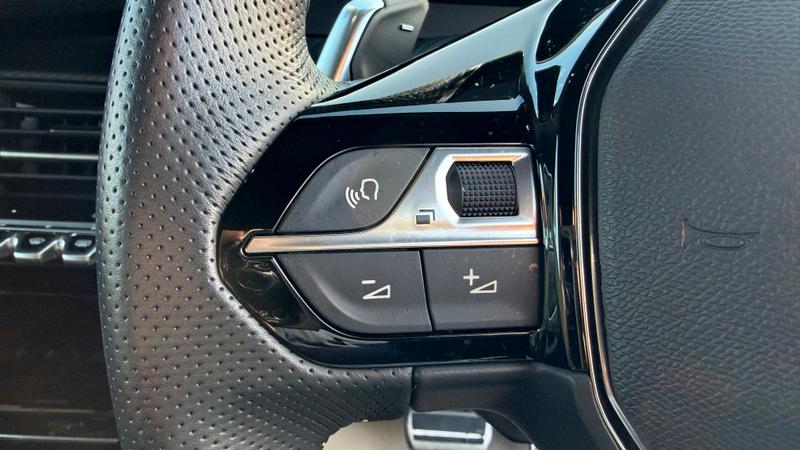 Used Peugeot 2008 2023 for sale - 77339854: Photo 14