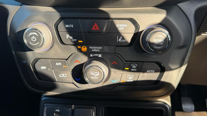 Used Jeep Renegade 2020 for sale - 76631297: Photo 21