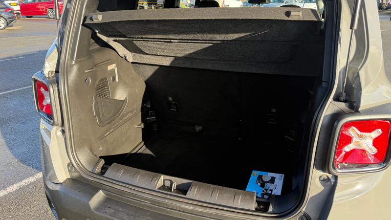 Used Jeep Renegade 2020 for sale - 76631297: Photo 28