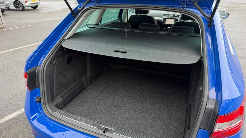 Used Skoda Superb 2022 for sale - 76355517: Photo 25