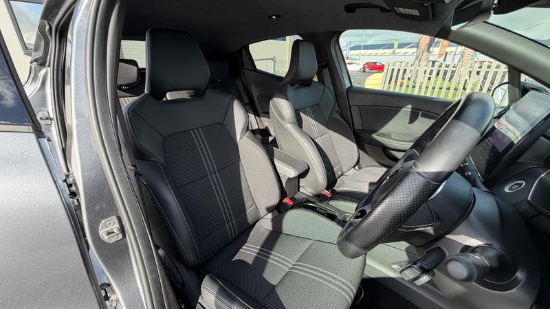 Used Renault Clio 2023 for sale - 76332542: Photo 11