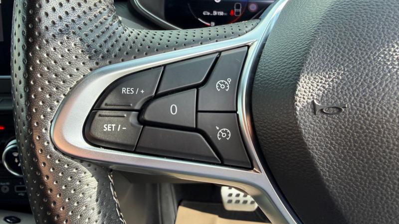 Used Renault Clio 2023 for sale - 76332542: Photo 15