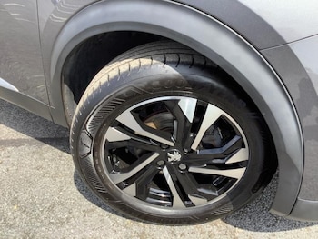 Used Peugeot 2008 2023 for sale - 79021484: Photo