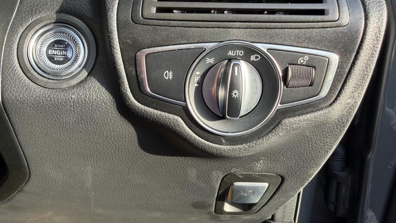 Used Mercedes-Benz GLC 2018 for sale - 76649717: Photo 17