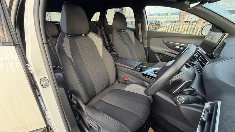 Used Peugeot 3008 2023 for sale - 76949065: Photo 11
