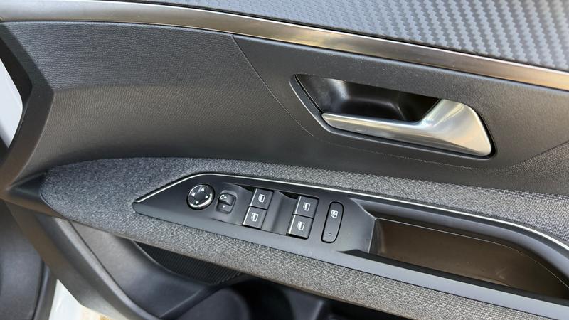 Used Peugeot 3008 2023 for sale - 76949065: Photo 13